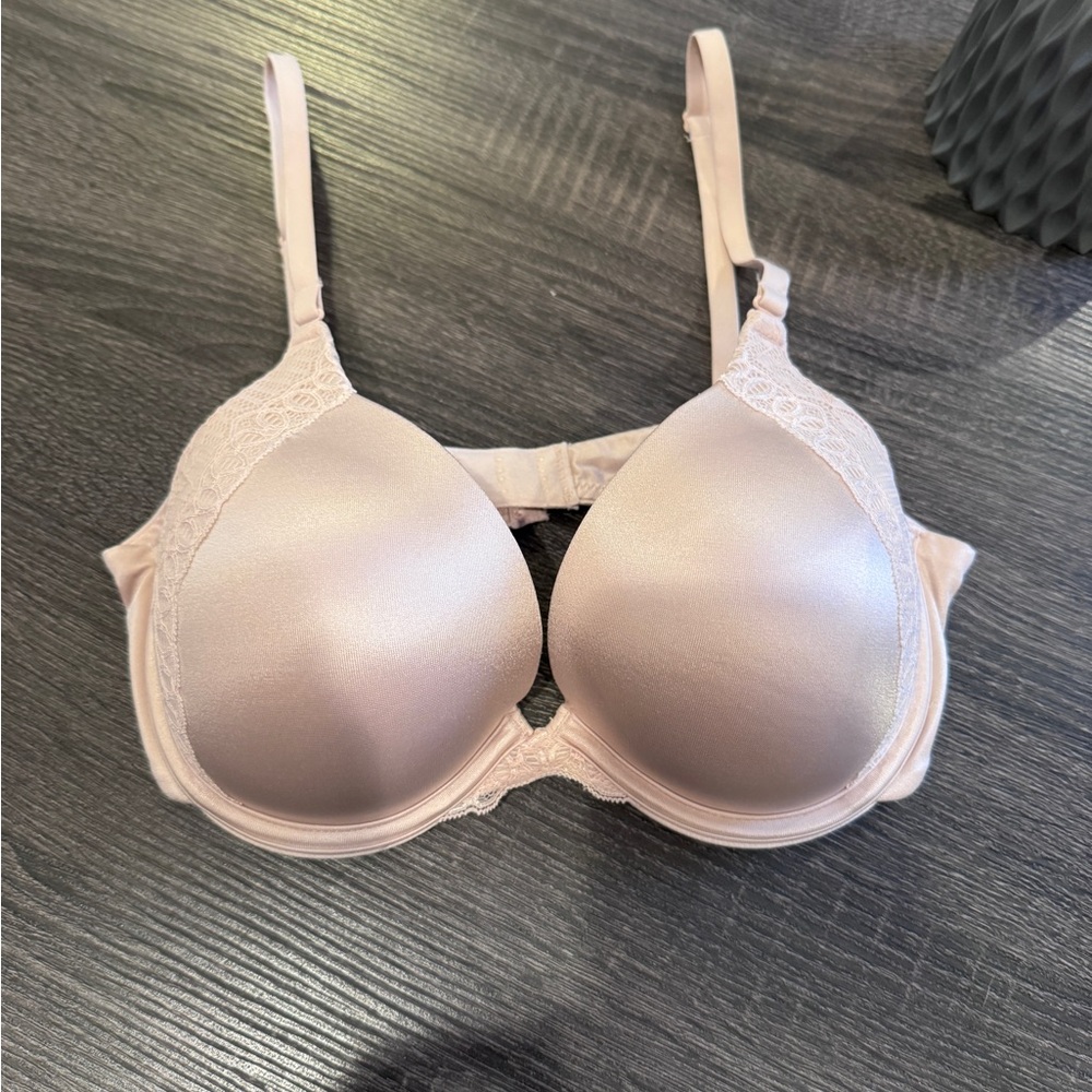 Maidenform Lace Accent Bra in light pink